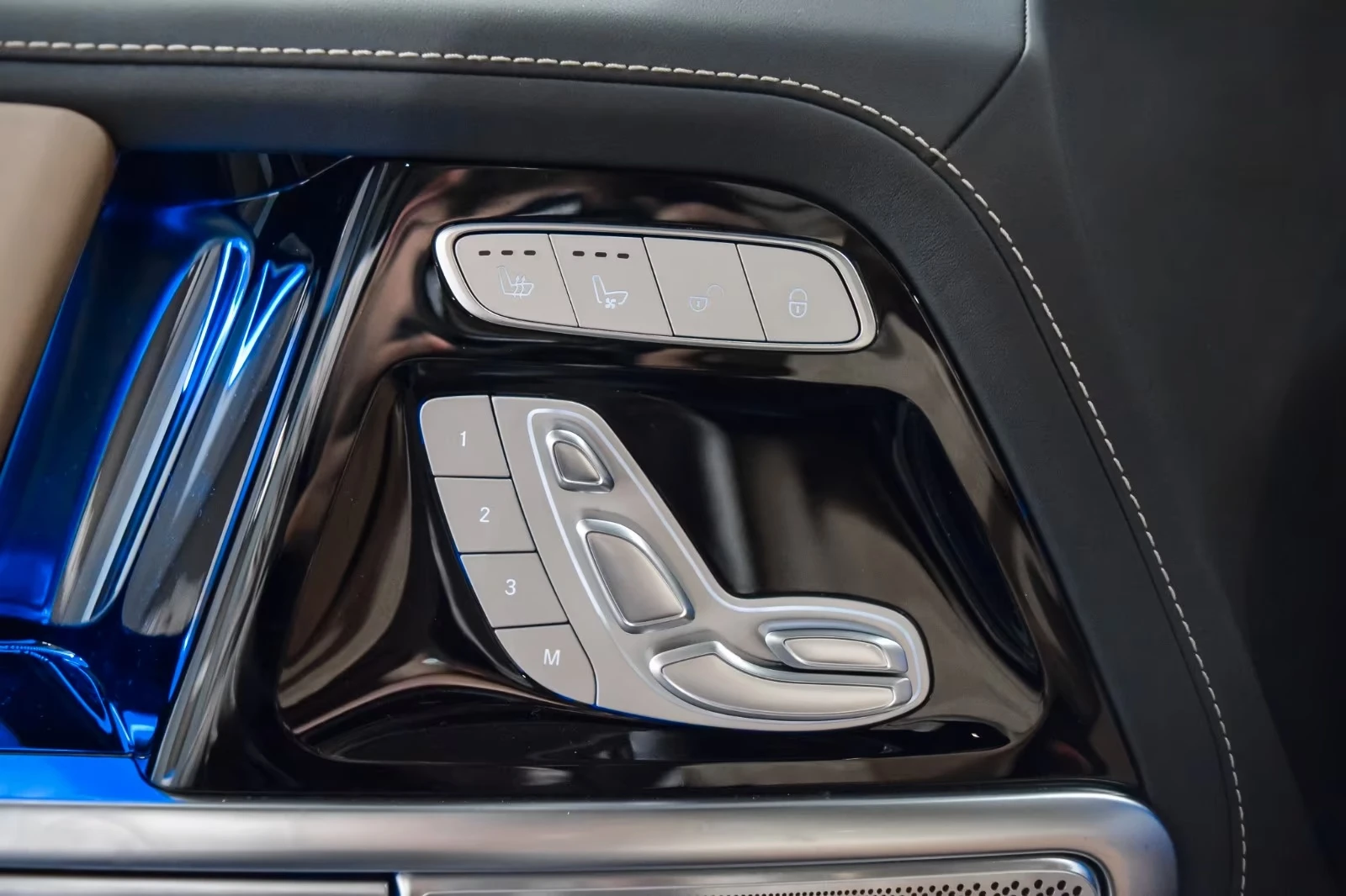 Mercedes-Benz G 63 AMG SUPERIOR / BURM / 360 / NIGHT / RIDE CONTROL/ FACE, снимка 6 - Автомобили и джипове - 55189840