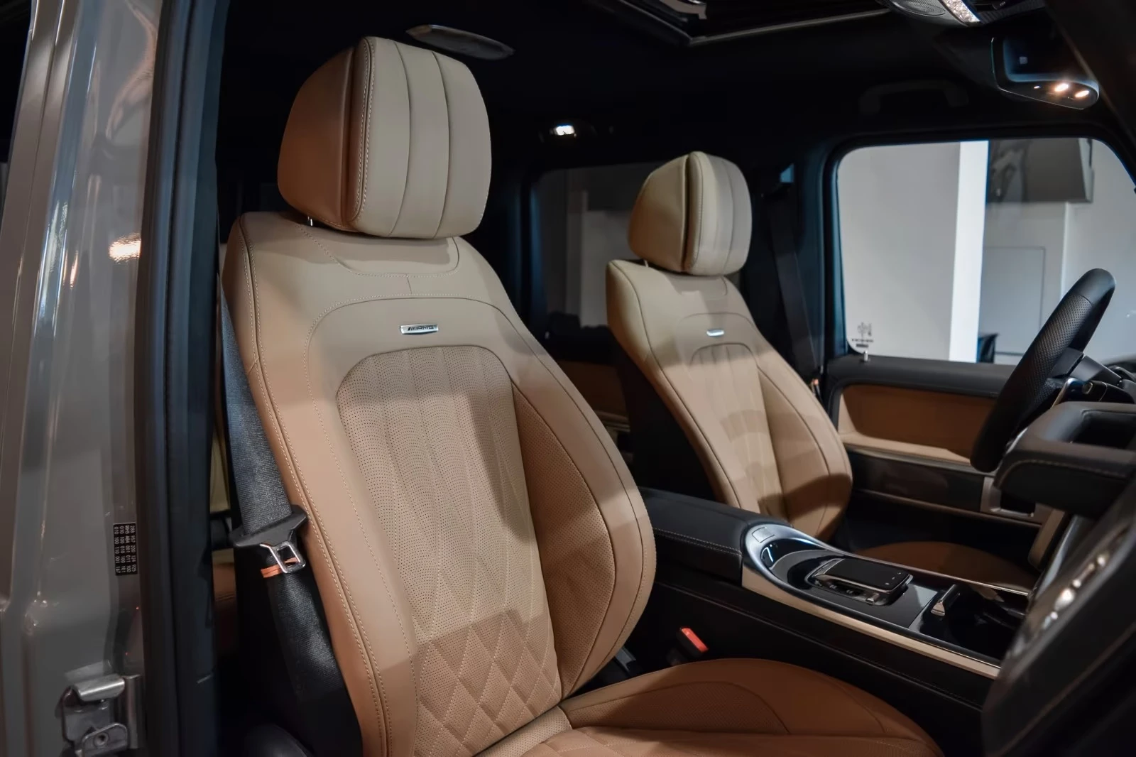 Mercedes-Benz G 63 AMG SUPERIOR / BURM / 360 / NIGHT / RIDE CONTROL/ FACE, снимка 14 - Автомобили и джипове - 55189840