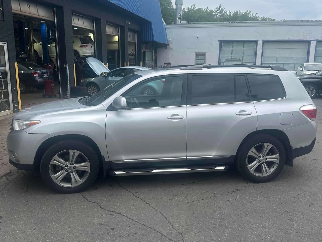 Toyota Highlander * 4WD 4dr* АВТОКРЕДИТ БЕЗ ПЪРВОНАЧАЛНА ВНОСКА* , снимка 2 - Автомобили и джипове - 55735269