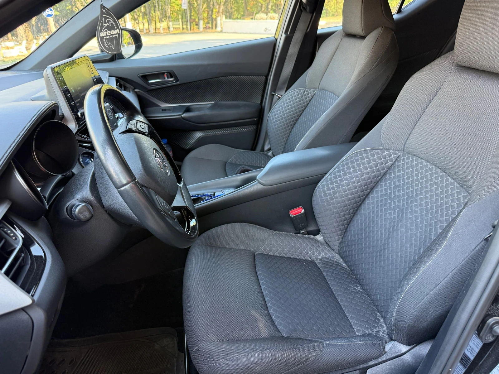 Toyota C-HR Бензин/електричество 1.8 ГАРАНЦИОННА, снимка 15 - Автомобили и джипове - 55921686