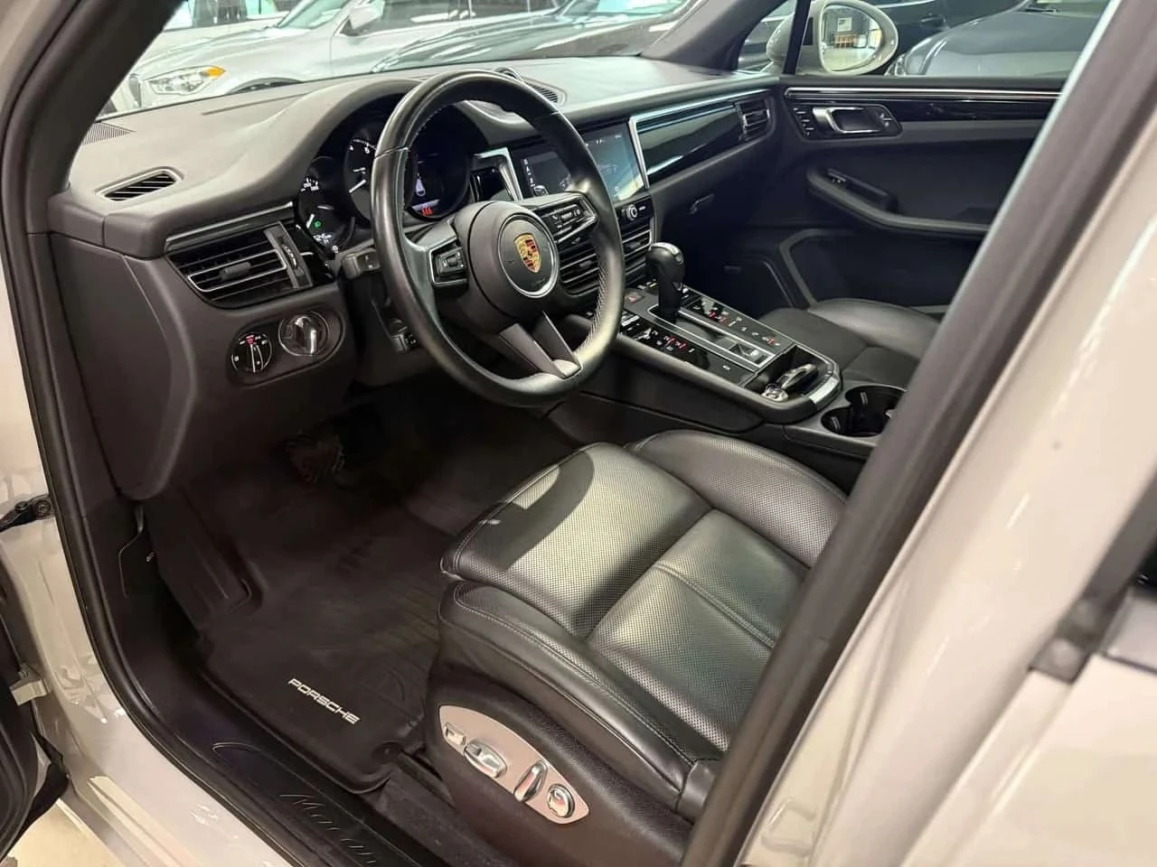Porsche Macan, снимка 17 - Автомобили и джипове - 56688684