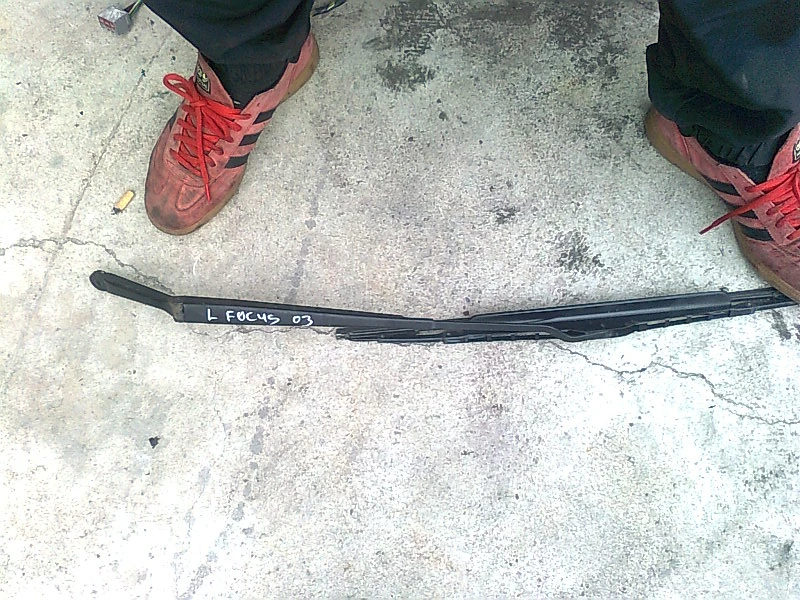 рамо чистачка предно ляво за Форд Фокус 03г. 