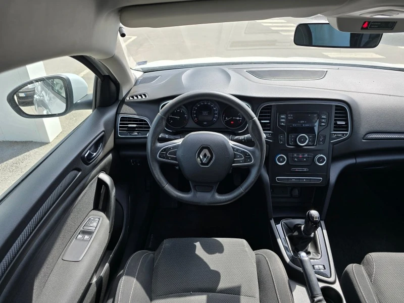 Renault Megane 1.5 dCi, снимка 9 - Автомобили и джипове - 46309592