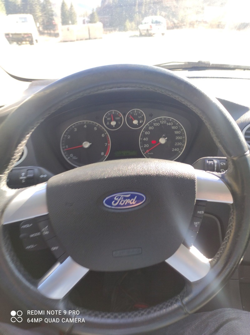 Ford Focus 1.6, снимка 11 - Автомобили и джипове - 46387610