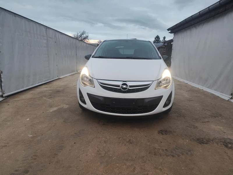 Opel Corsa 1.2 бензин с верига, снимка 1 - Автомобили и джипове - 48420635