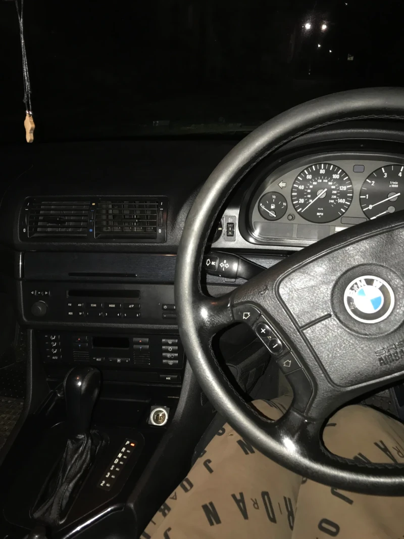 BMW 523, снимка 10 - Автомобили и джипове - 48472477