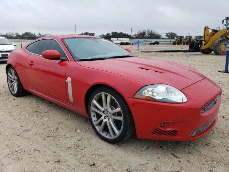 Jaguar Xkr V8/COUPE/СЕРВИЗНА ИСТОРИЯ/ТОП ОФЕРТА, снимка 4 - Автомобили и джипове - 48949975