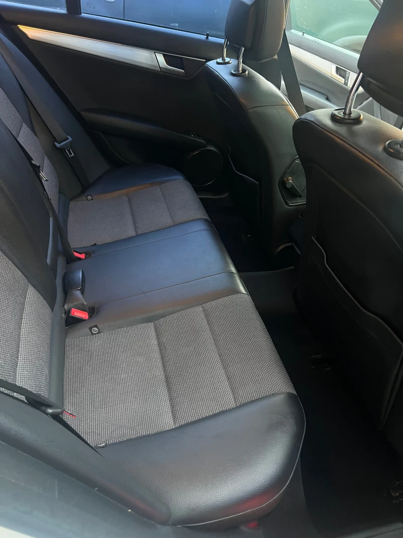 Mercedes-Benz C 220 204hp/FACE/7G/LED/NAVI/FULL, снимка 13 - Автомобили и джипове - 50145042