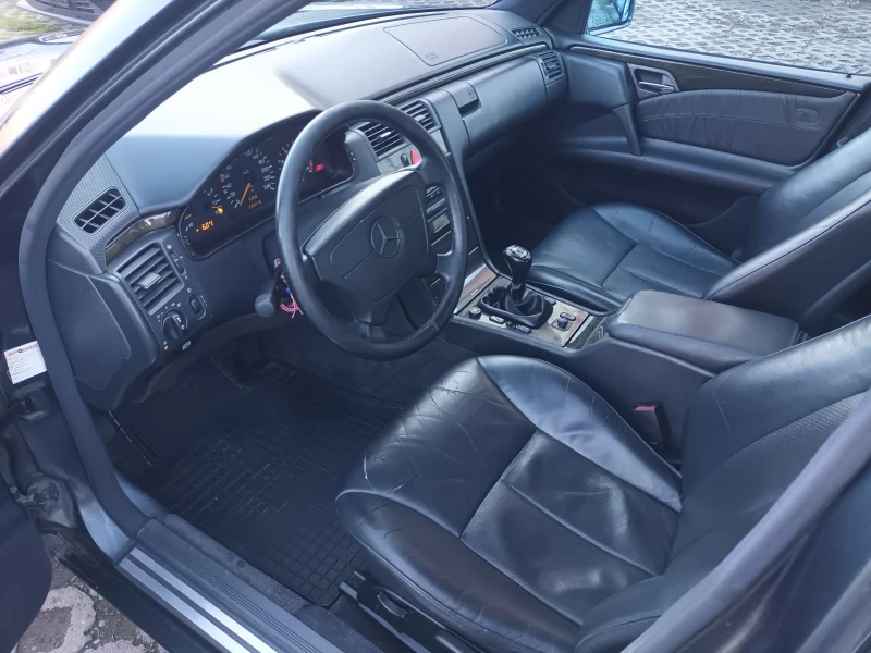 Mercedes-Benz E 200 2.0i 136k.c.ГАЗ-БЕНЗИН, снимка 8 - Автомобили и джипове - 52803528