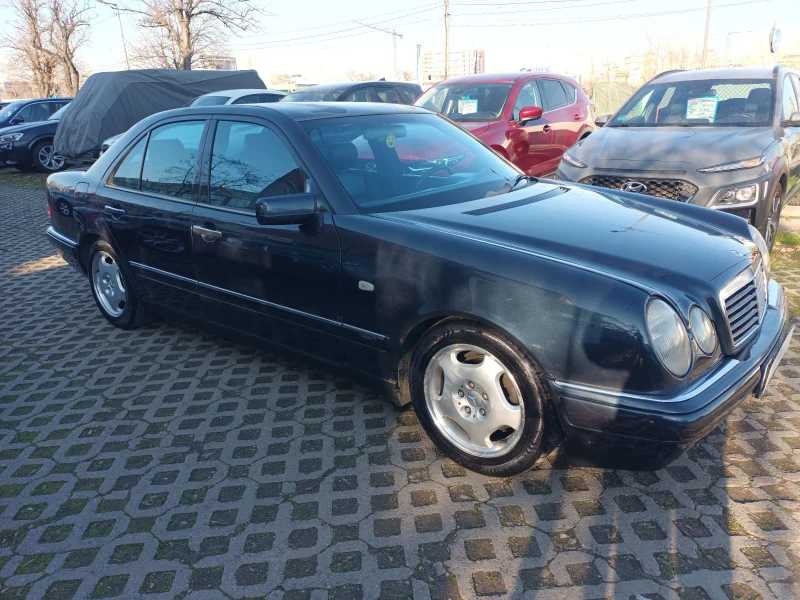 Mercedes-Benz E 200 2.0i 136k.c.ГАЗ-БЕНЗИН, снимка 5 - Автомобили и джипове - 52803528