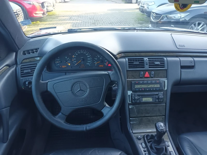 Mercedes-Benz E 200 2.0i 136k.c.ГАЗ-БЕНЗИН, снимка 9 - Автомобили и джипове - 52803528