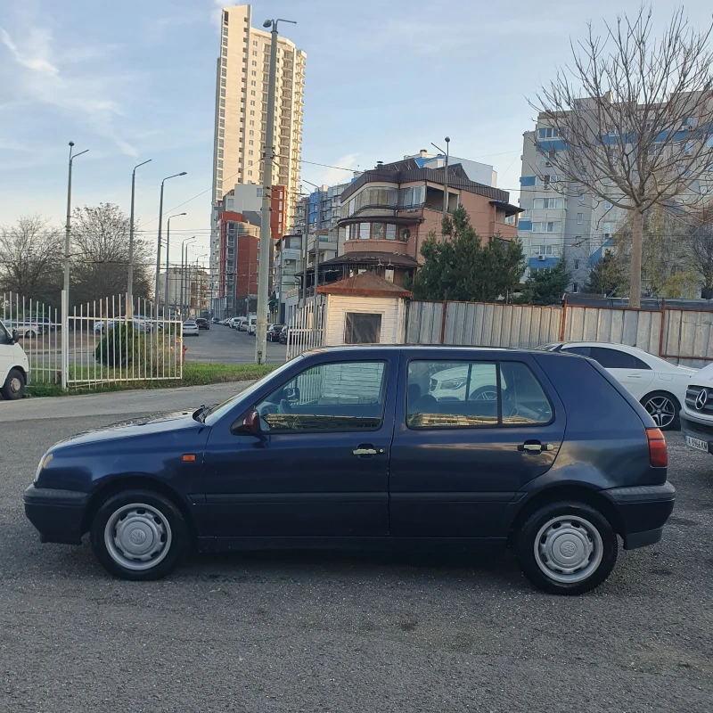 VW Golf 1.6i моно, снимка 3 - Автомобили и джипове - 52809203