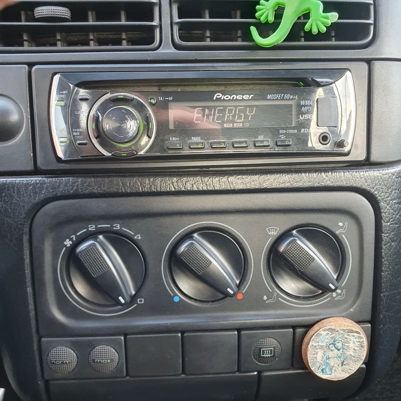 VW Golf 1.6i моно, снимка 10 - Автомобили и джипове - 52809203