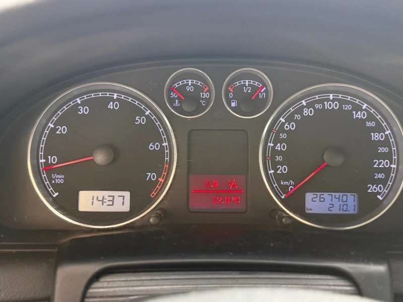 VW Passat, снимка 13 - Автомобили и джипове - 52875691