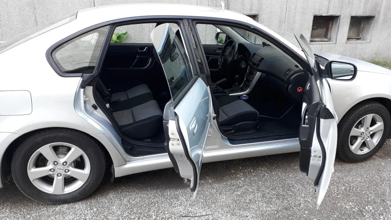 Subaru Legacy 2.0, снимка 3 - Автомобили и джипове - 53050495
