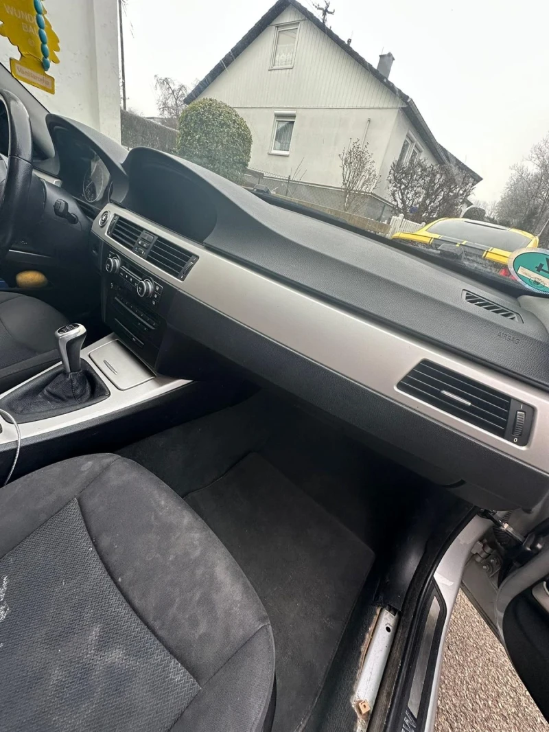 BMW 320 Комби , снимка 8 - Автомобили и джипове - 53430591