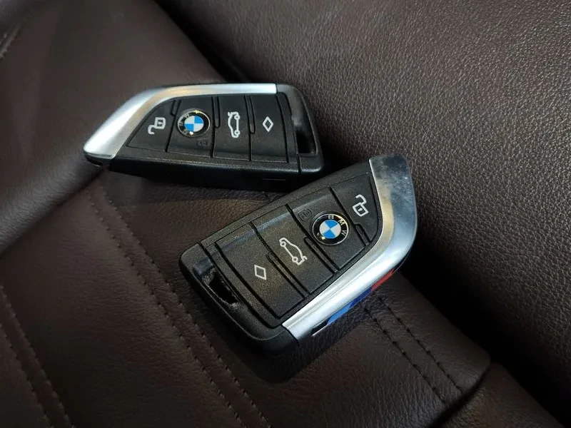 BMW 330 M Sports Hybrid - САМО 30% АВАНС, снимка 16 - Автомобили и джипове - 55991877