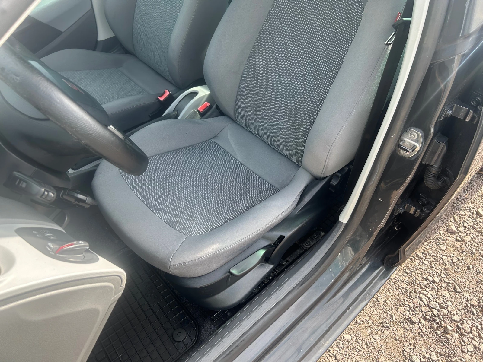 Seat Ibiza 1.2i klima | Mobile.bg — изображение 11