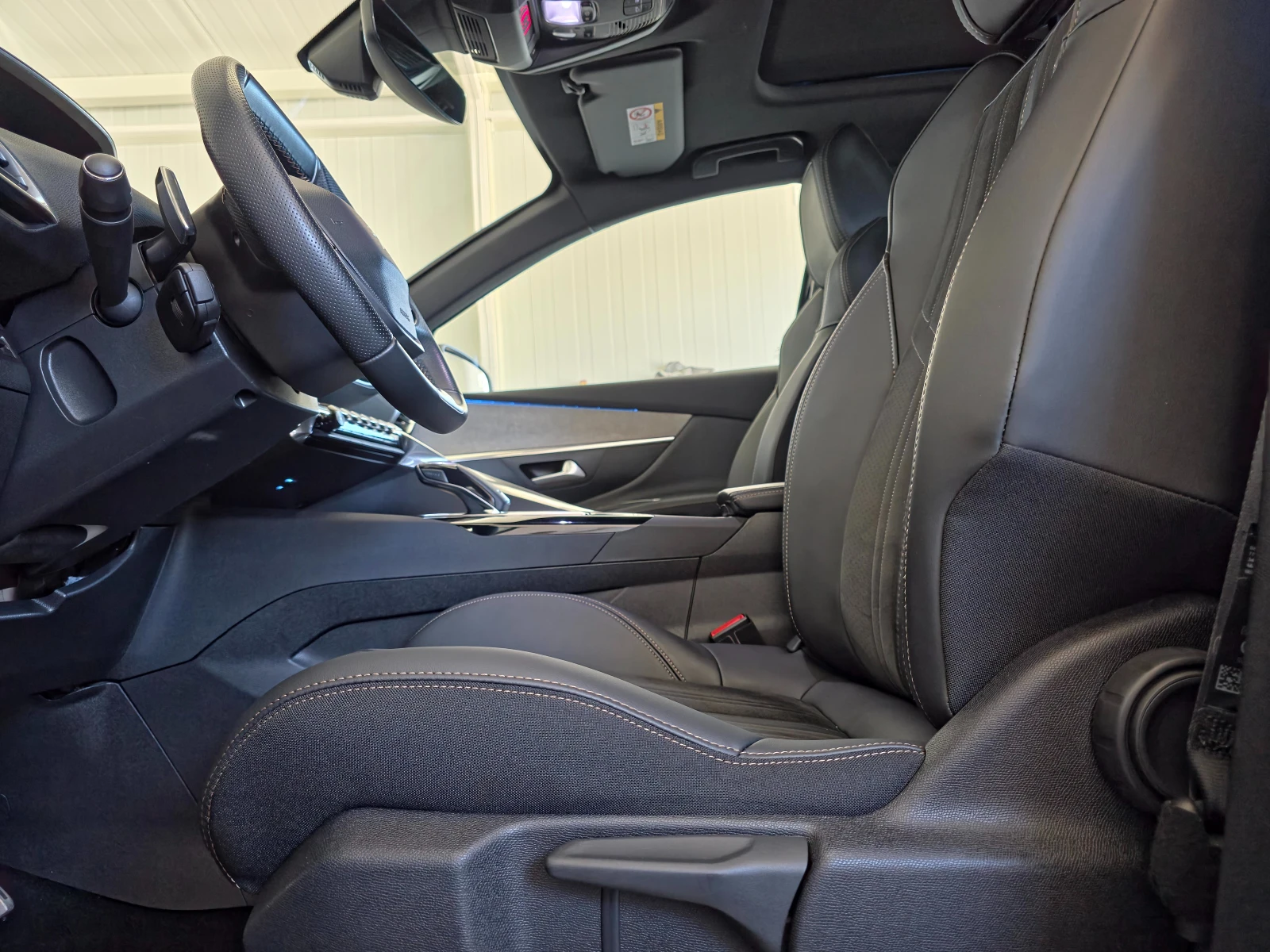 Peugeot 3008 1.5GT BlueHdi EAT8 FULL BLACK  FACELIFT - изображение 7