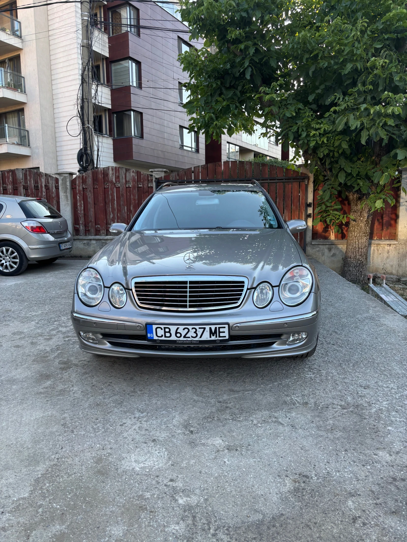 Mercedes-Benz E 320 3.2 - изображение 2