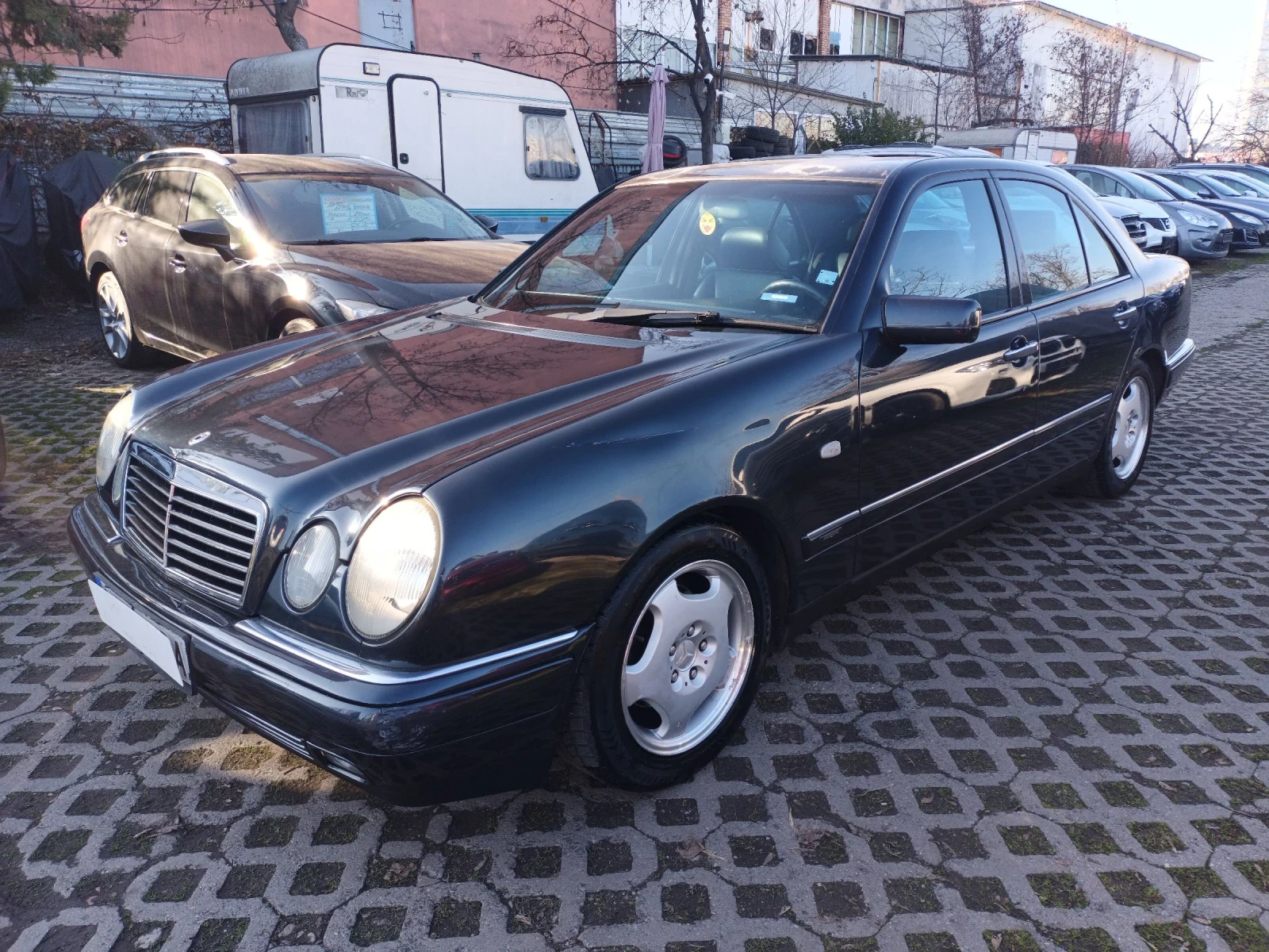 Mercedes-Benz E 200 2.0i 136k.c.ГАЗ-БЕНЗИН - изображение 2