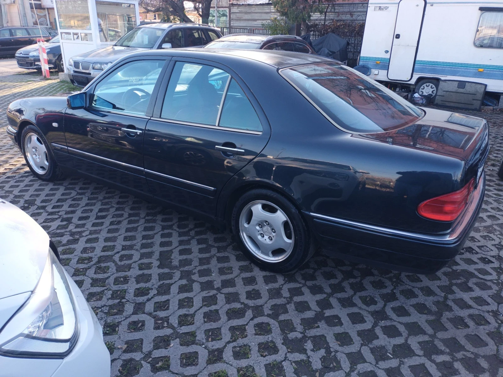 Mercedes-Benz E 200 2.0i 136k.c.ГАЗ-БЕНЗИН - изображение 4