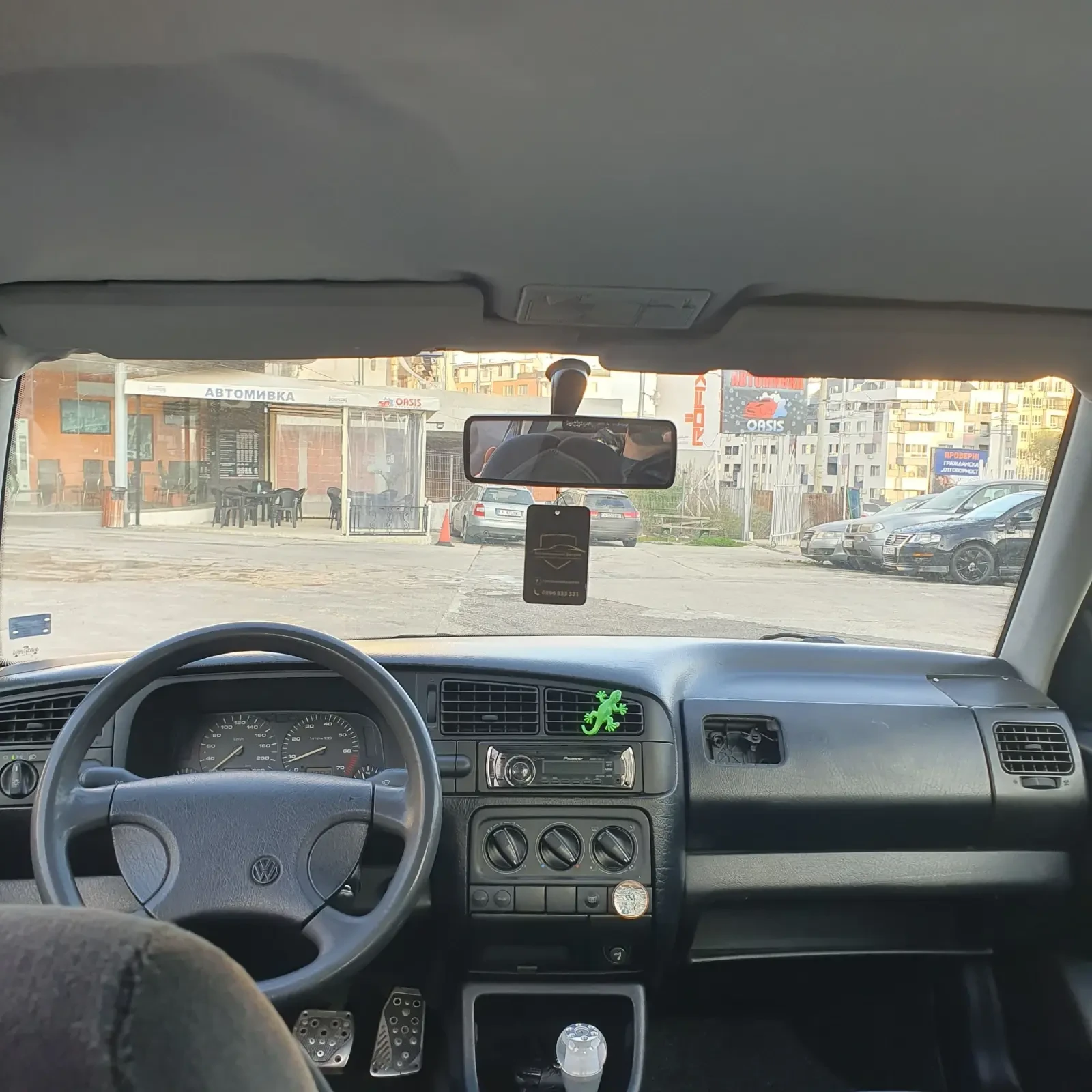 VW Golf 1.6i моно - изображение 9