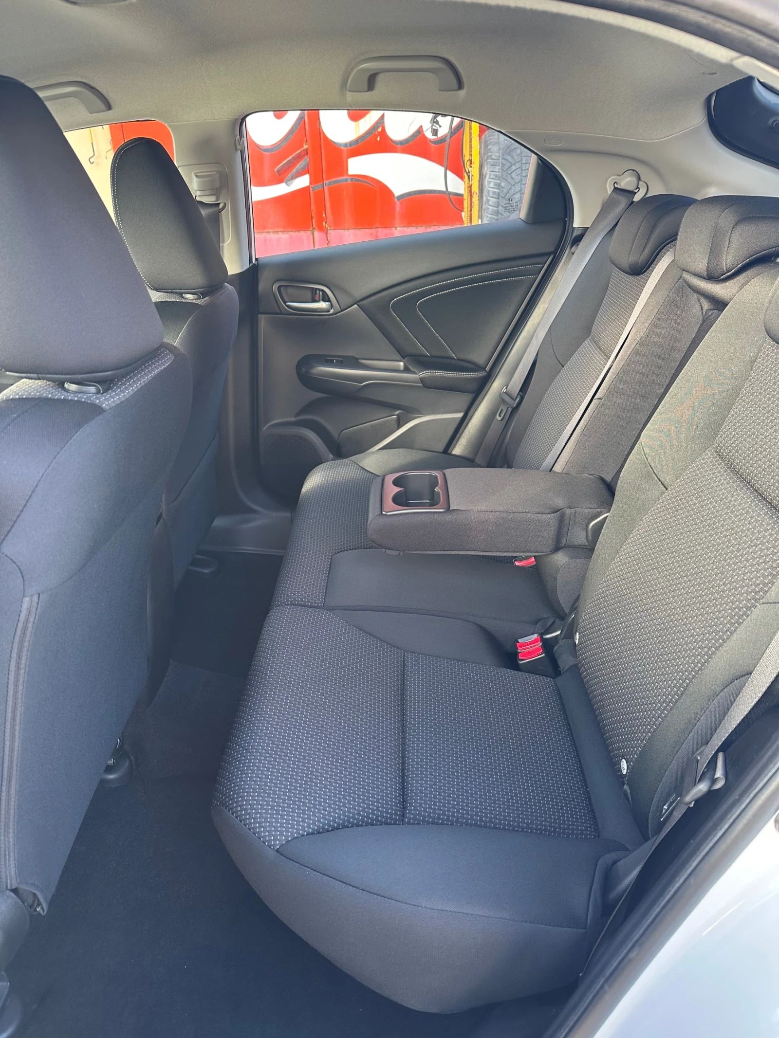 Honda Civic 1.6i-DTEC - изображение 6