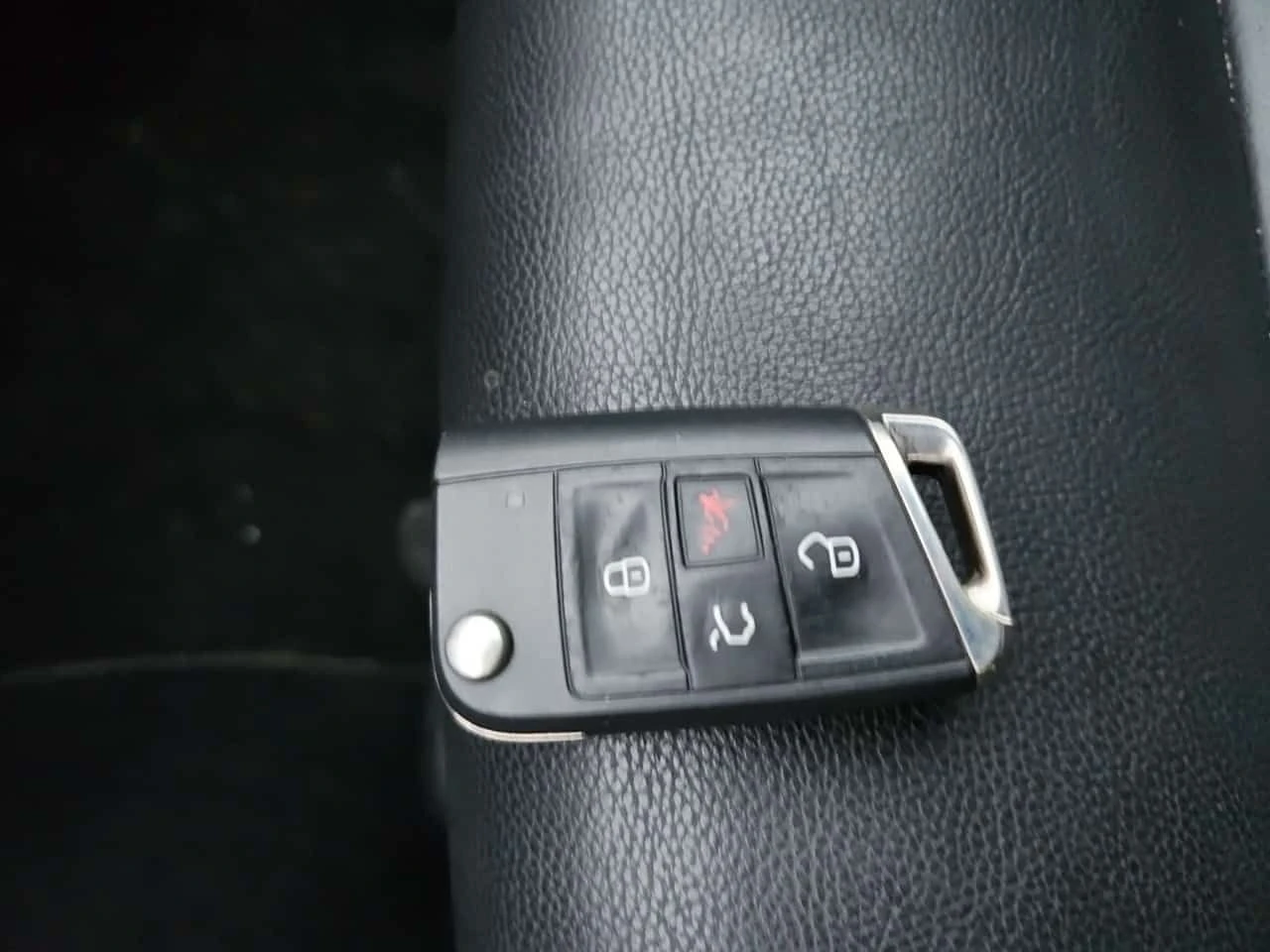 VW Golf R/ DSG / CARFAX /Кожа/Подгрев/Навигация/, снимка 8 - Автомобили и джипове - 53880667