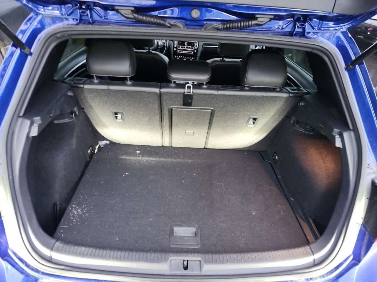 VW Golf R/ DSG / CARFAX /Кожа/Подгрев/Навигация/, снимка 13 - Автомобили и джипове - 53880667