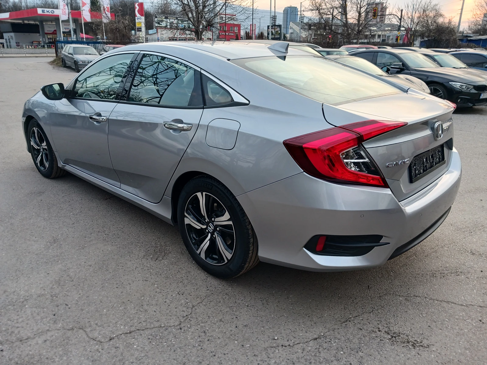 Honda Civic 1.5 T = FULL =  , снимка 6 - Автомобили и джипове - 53892065