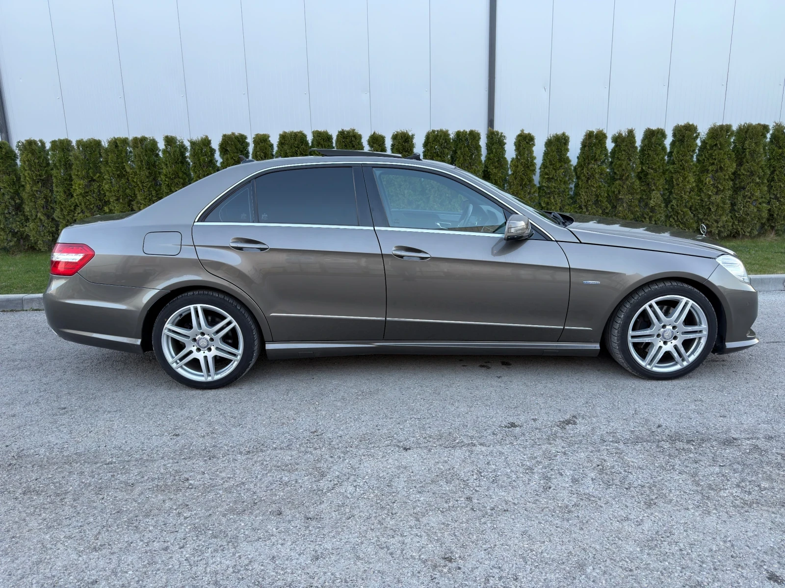 Mercedes-Benz E 350 cdi 231k.c* AMG* Панорама* Sport-Packet* ЛИЗИНГ* , снимка 4 - Автомобили и джипове - 53983291