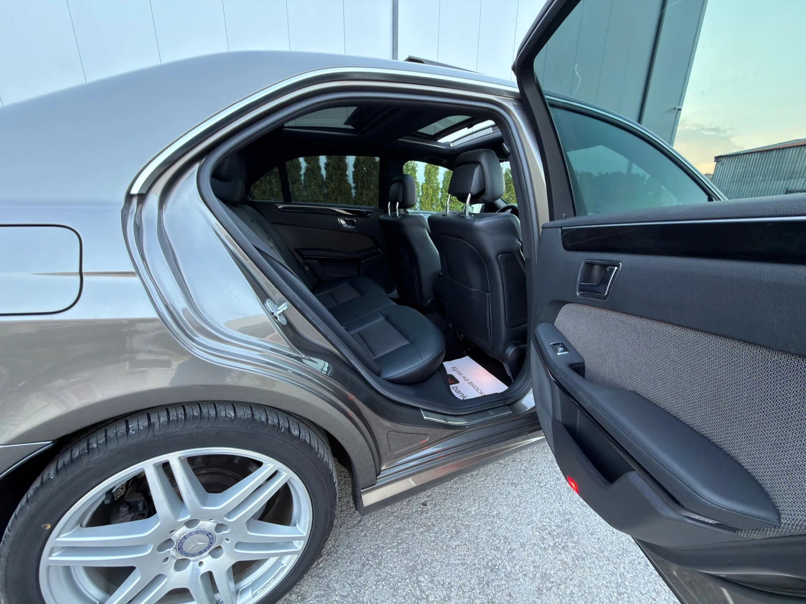 Mercedes-Benz E 350 cdi 231k.c* AMG* Панорама* Sport-Packet* ЛИЗИНГ* , снимка 14 - Автомобили и джипове - 53983291