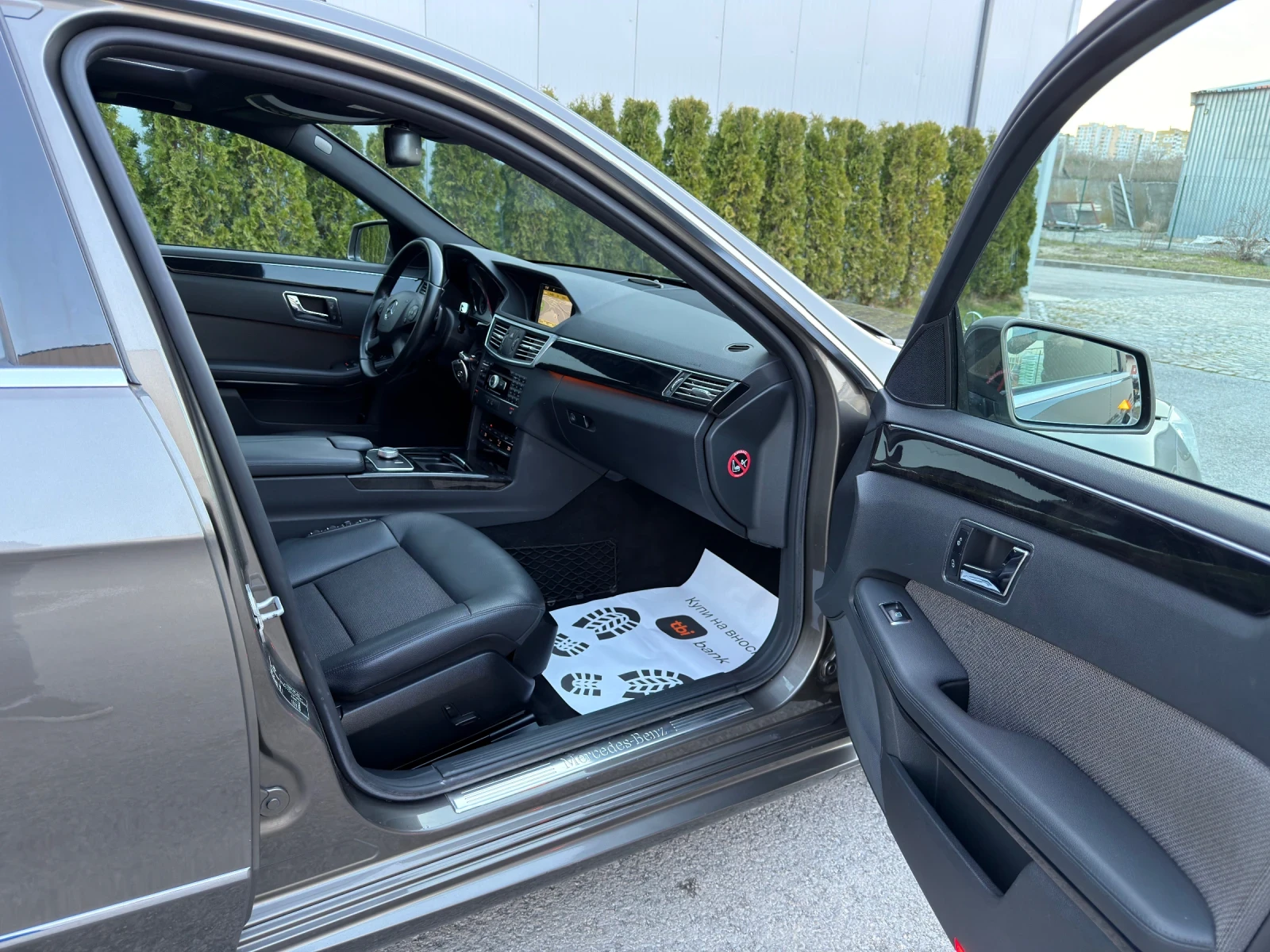 Mercedes-Benz E 350 cdi 231k.c* AMG* Панорама* Sport-Packet* ЛИЗИНГ* , снимка 13 - Автомобили и джипове - 53983291