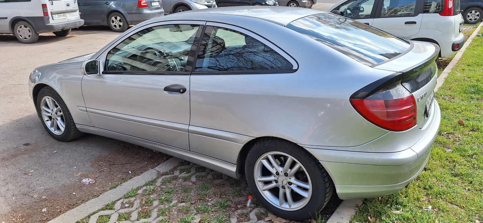 Mercedes-Benz C 180 Kompressor, снимка 3 - Автомобили и джипове - 54009874