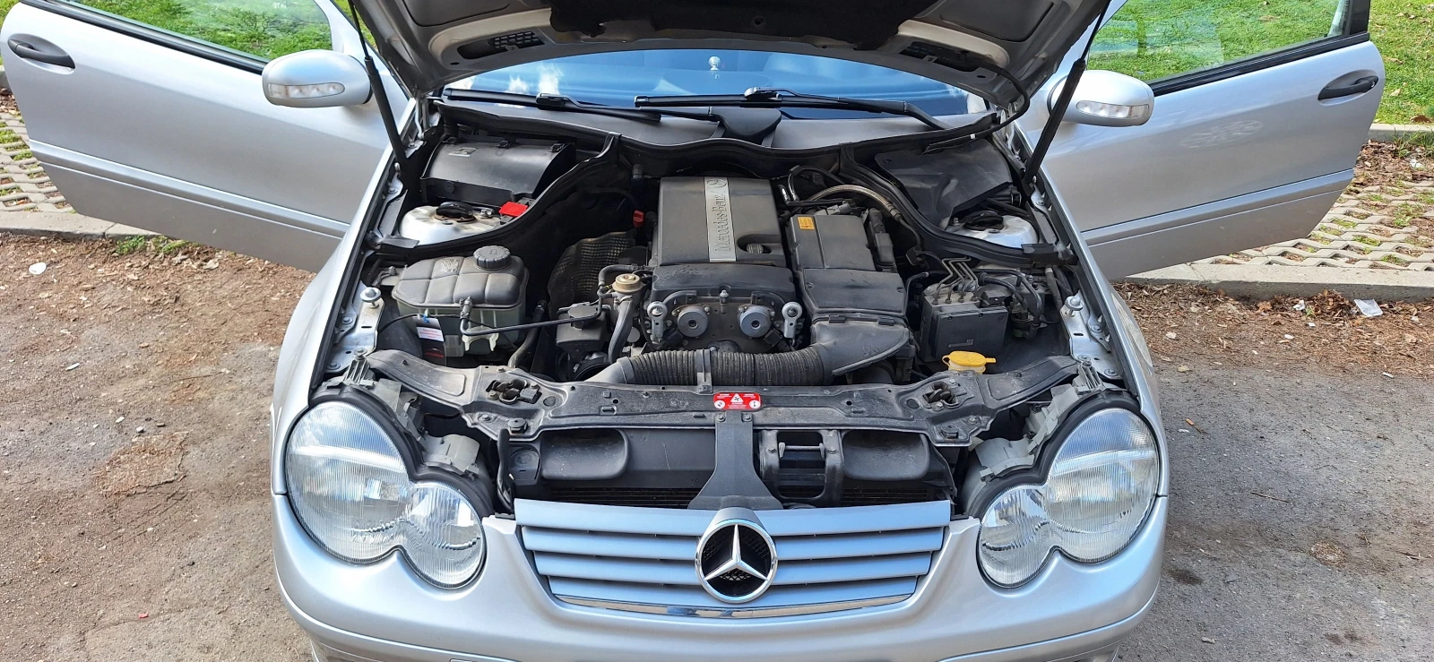 Mercedes-Benz C 180 Kompressor, снимка 9 - Автомобили и джипове - 54009874