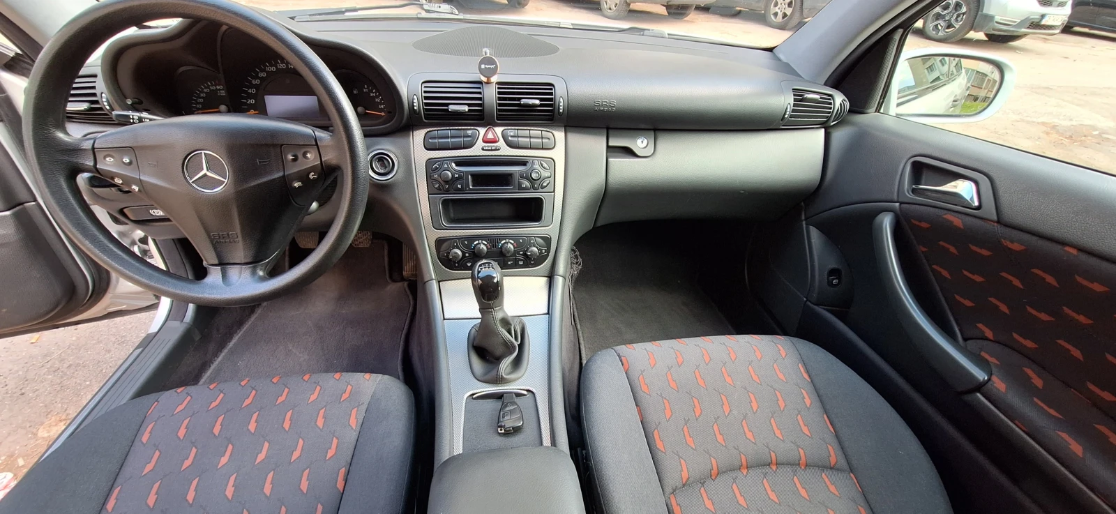 Mercedes-Benz C 180 Kompressor, снимка 13 - Автомобили и джипове - 54009874