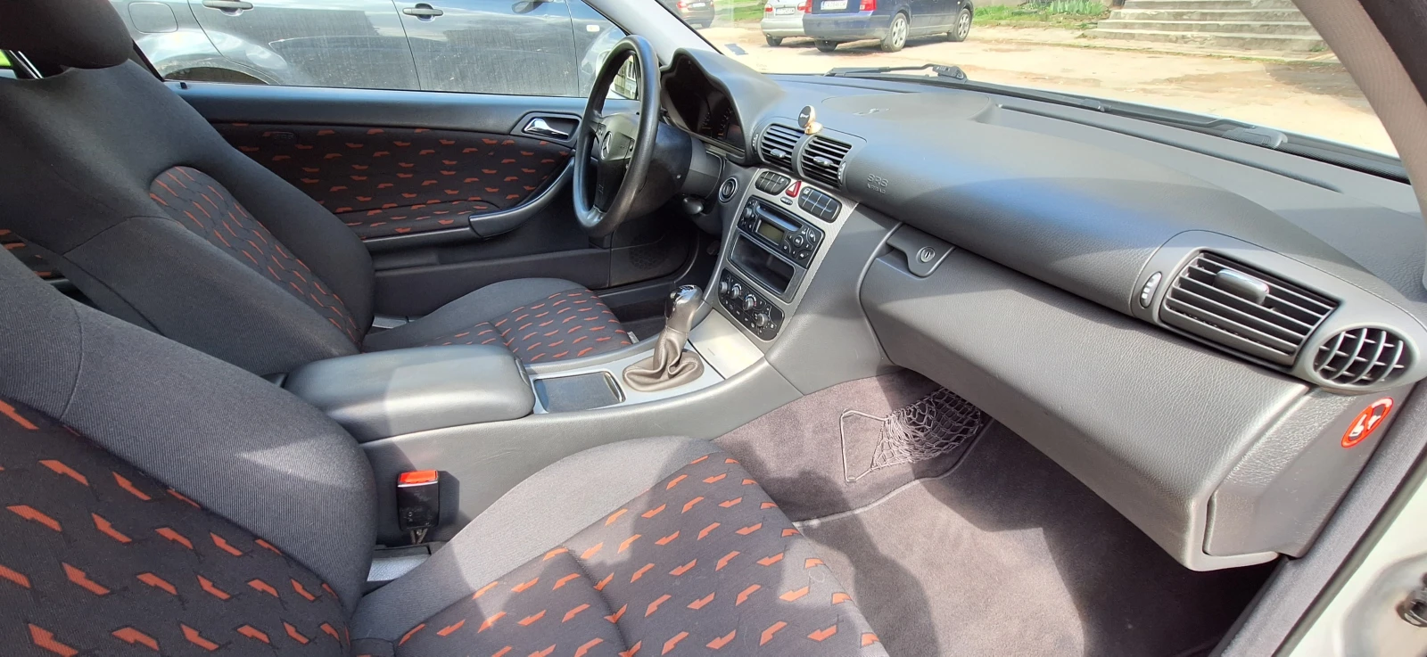 Mercedes-Benz C 180 Kompressor, снимка 15 - Автомобили и джипове - 54009874