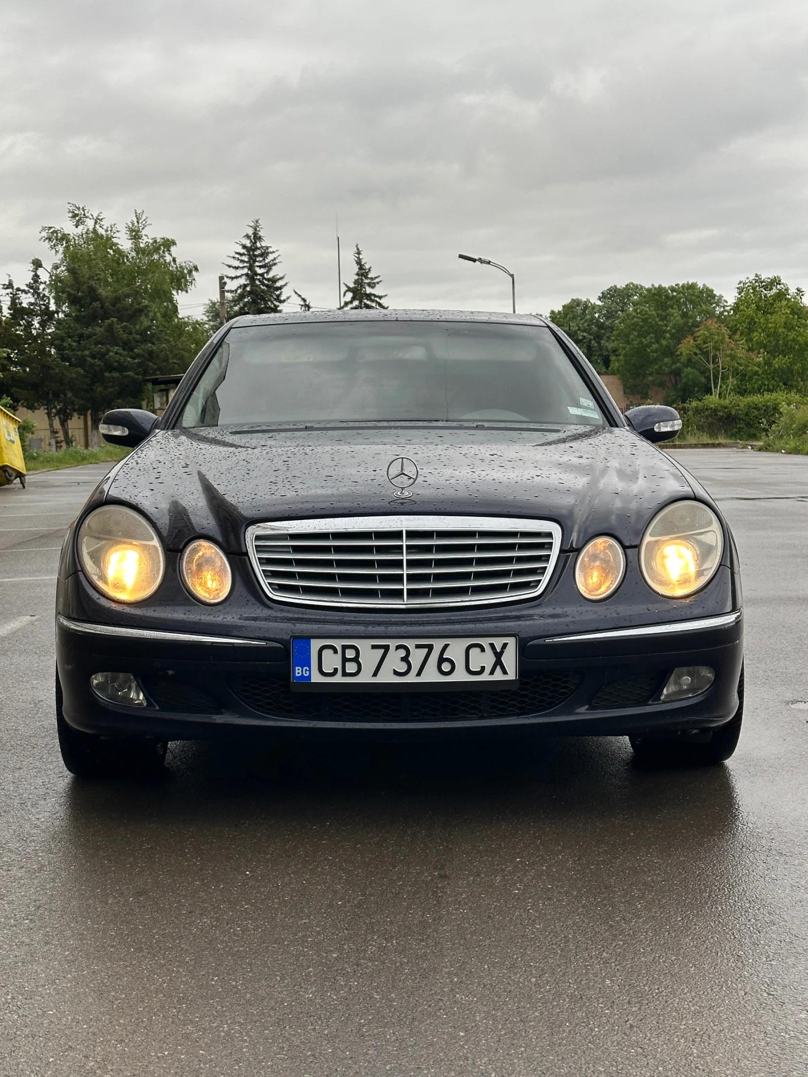 Mercedes-Benz E 220, снимка 2 - Автомобили и джипове - 54027144