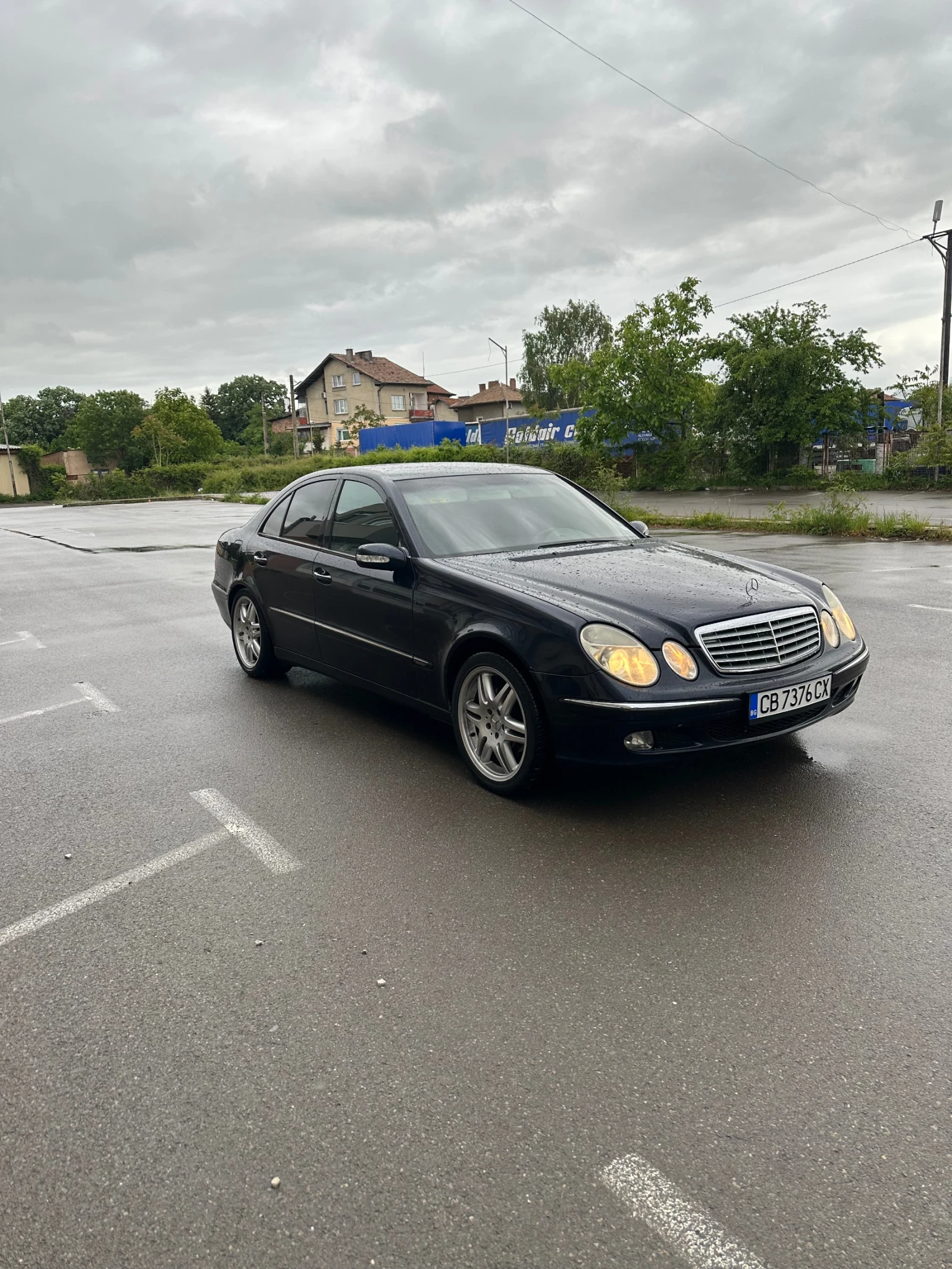 Mercedes-Benz E 220, снимка 6 - Автомобили и джипове - 54027144