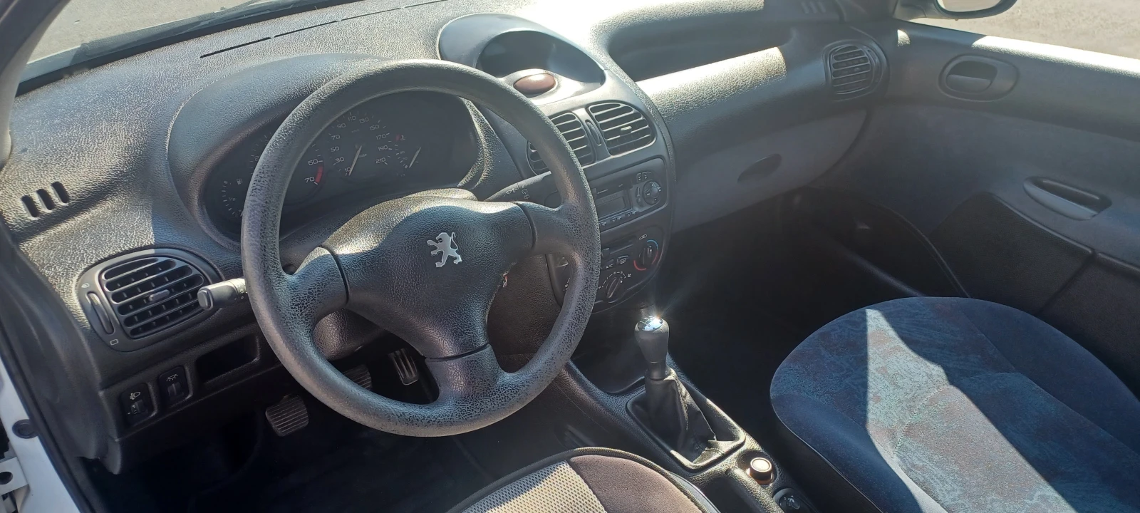 Peugeot 206 1.1, снимка 7 - Автомобили и джипове - 54124151