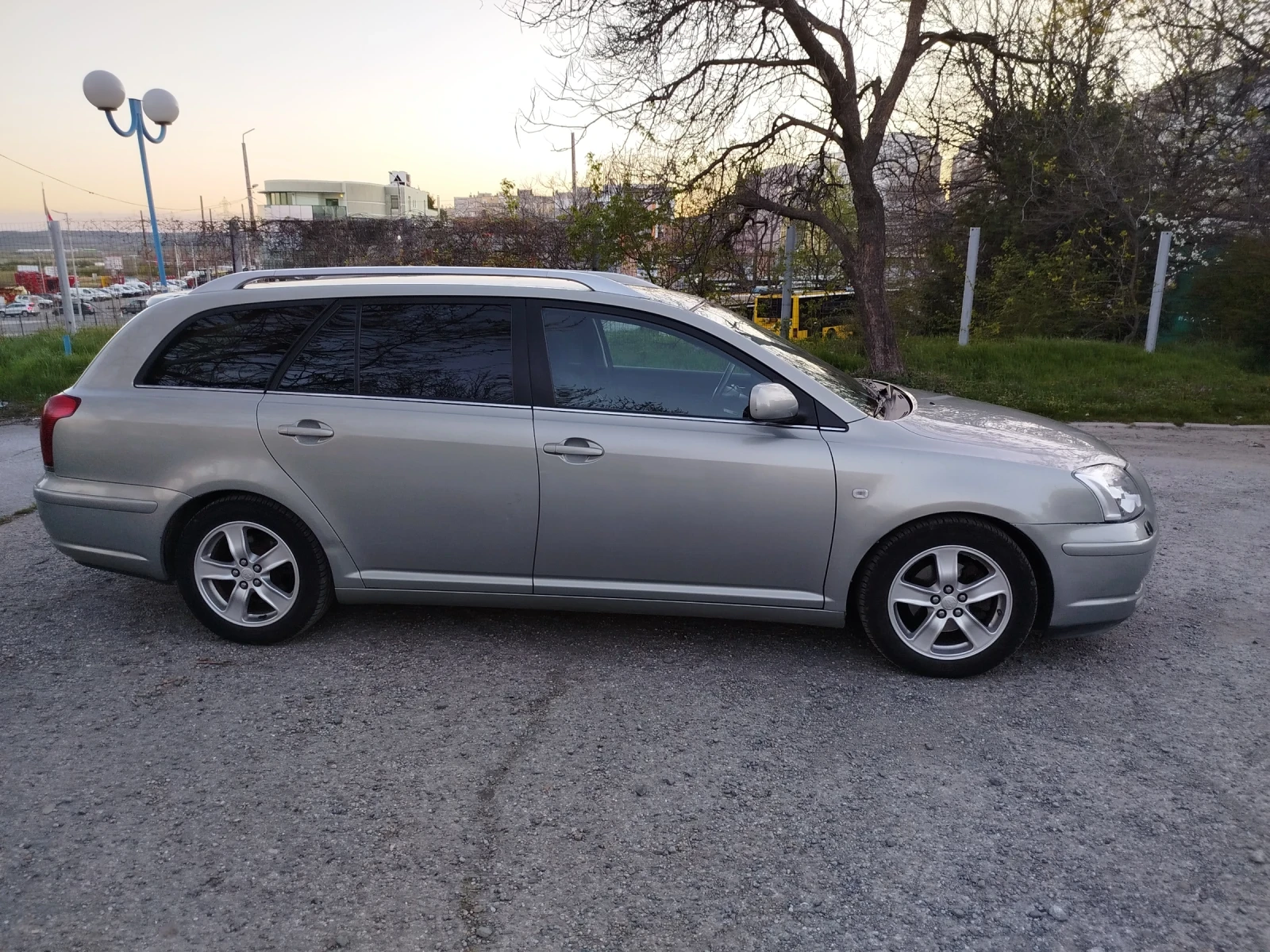 Toyota Avensis 1.8 VVT-i  129к.с.  LPG, снимка 4 - Автомобили и джипове - 54161498