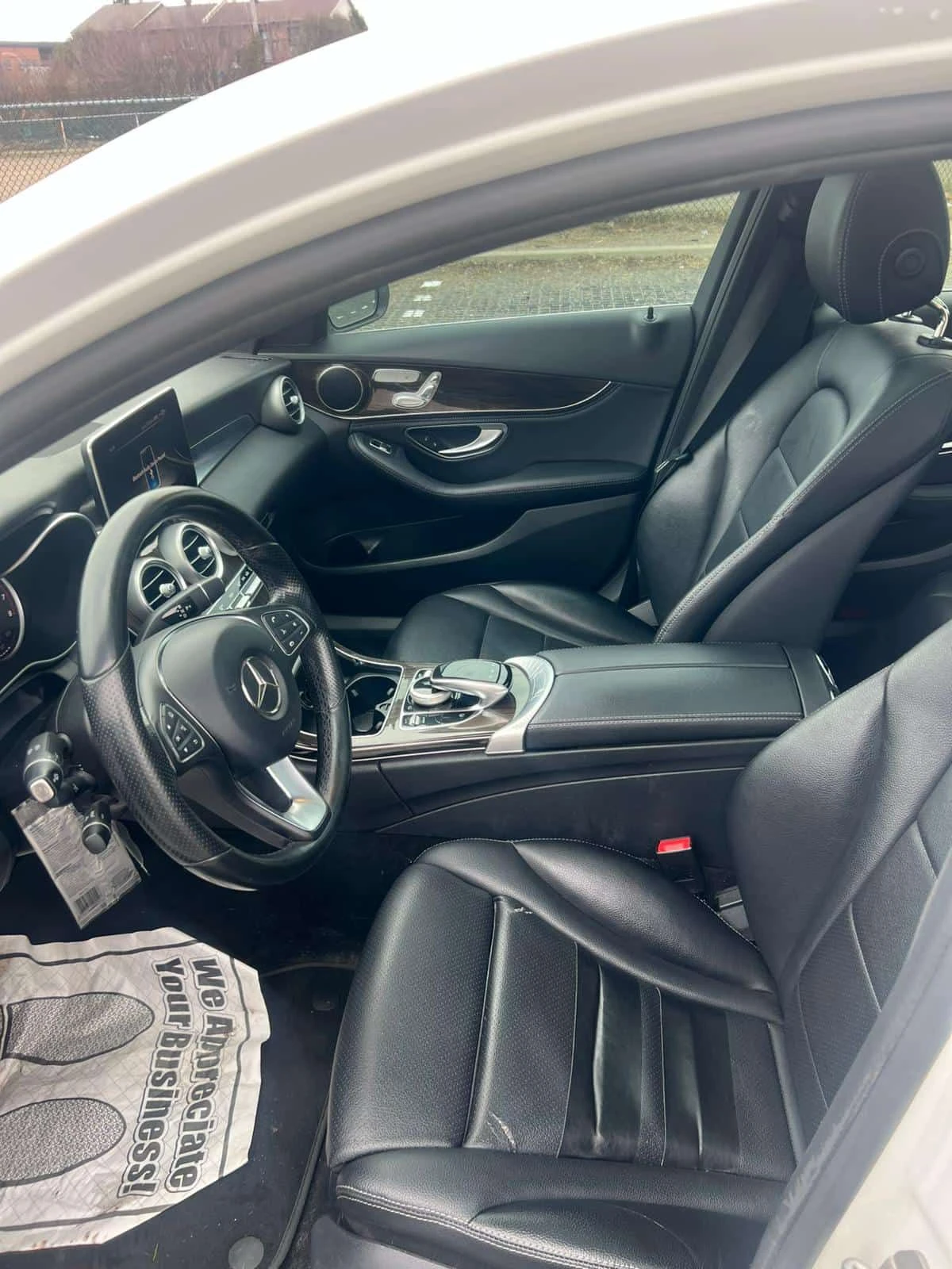 Mercedes-Benz C 300 4MATIC БЕЗ ЗАБЕЛЕЖКИ* DISTRONIC* PANO* , снимка 8 - Автомобили и джипове - 54198056