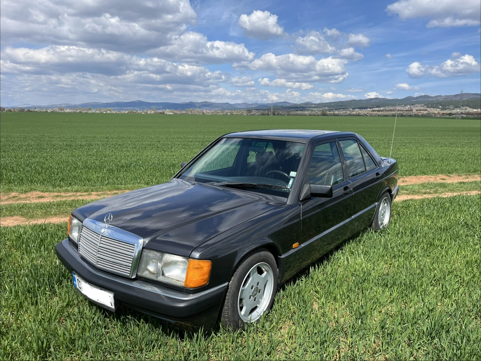 Mercedes-Benz 190, снимка 2 - Автомобили и джипове - 54310192
