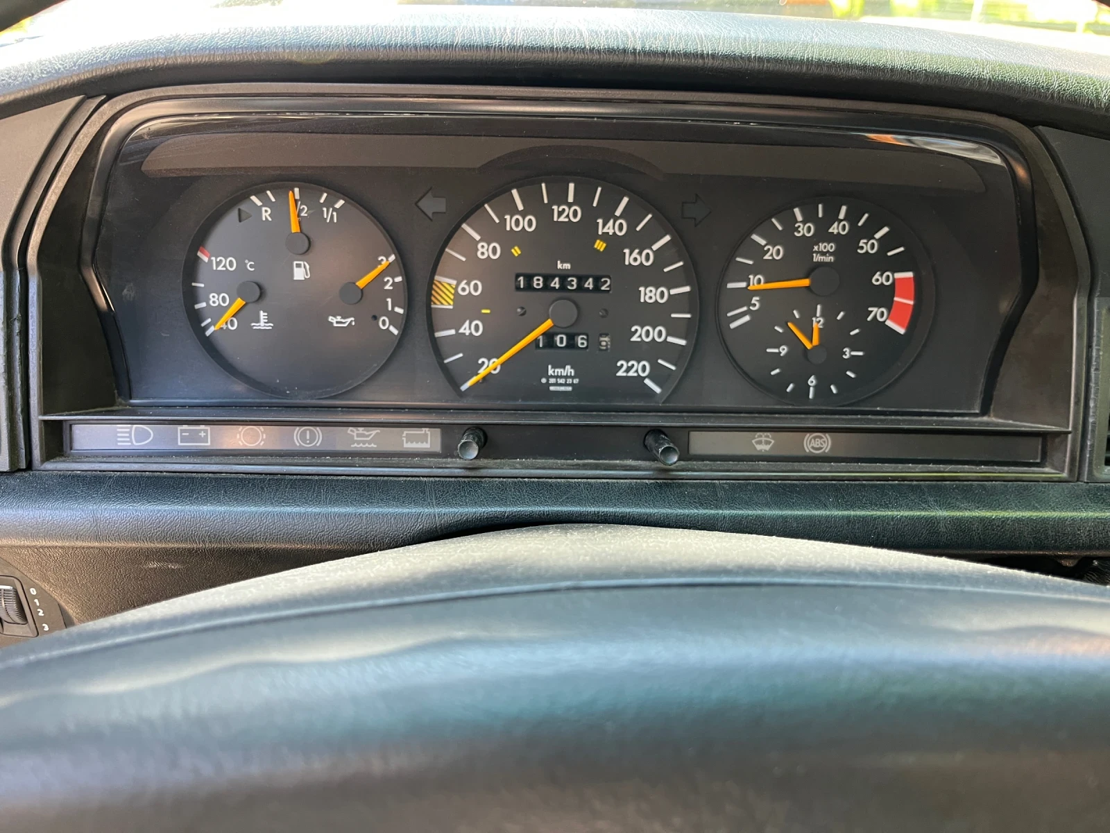 Mercedes-Benz 190, снимка 10 - Автомобили и джипове - 54310192