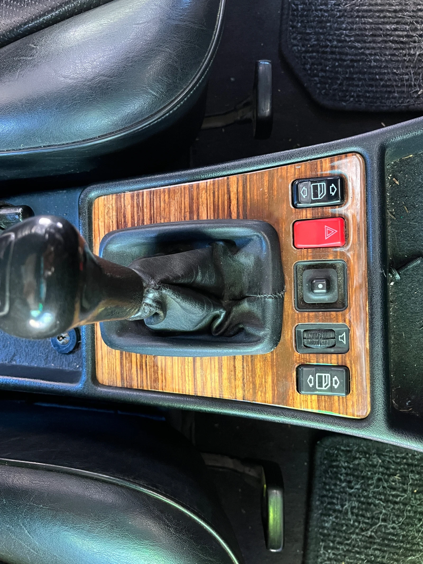 Mercedes-Benz 190, снимка 12 - Автомобили и джипове - 54310192