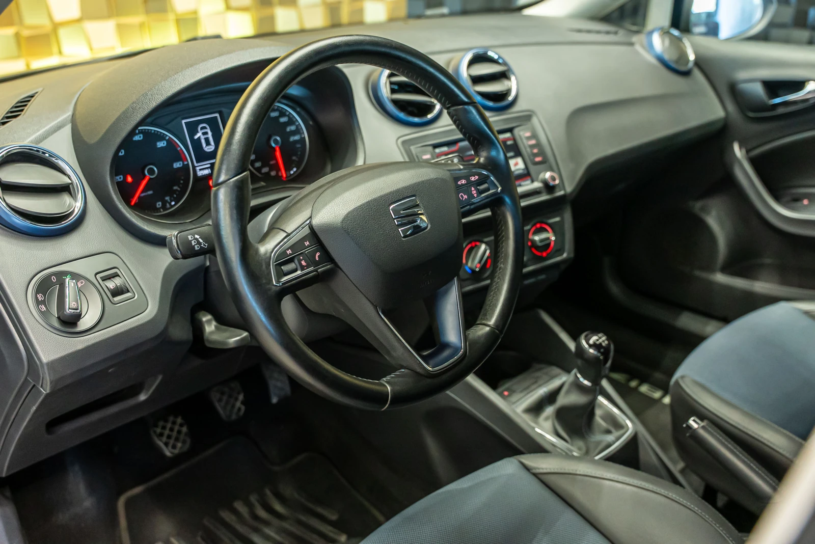 Seat Ibiza 1.4 TDI, снимка 7 - Автомобили и джипове - 54869109