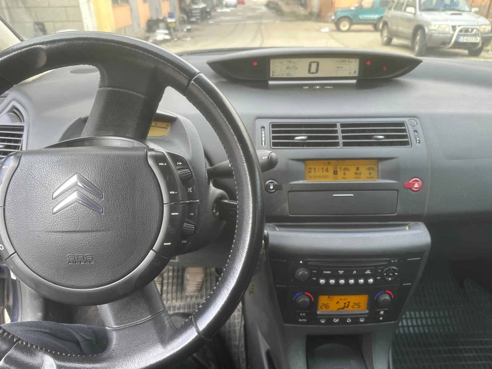 Citroen C4 1.6HDI 109k, снимка 11 - Автомобили и джипове - 55014602