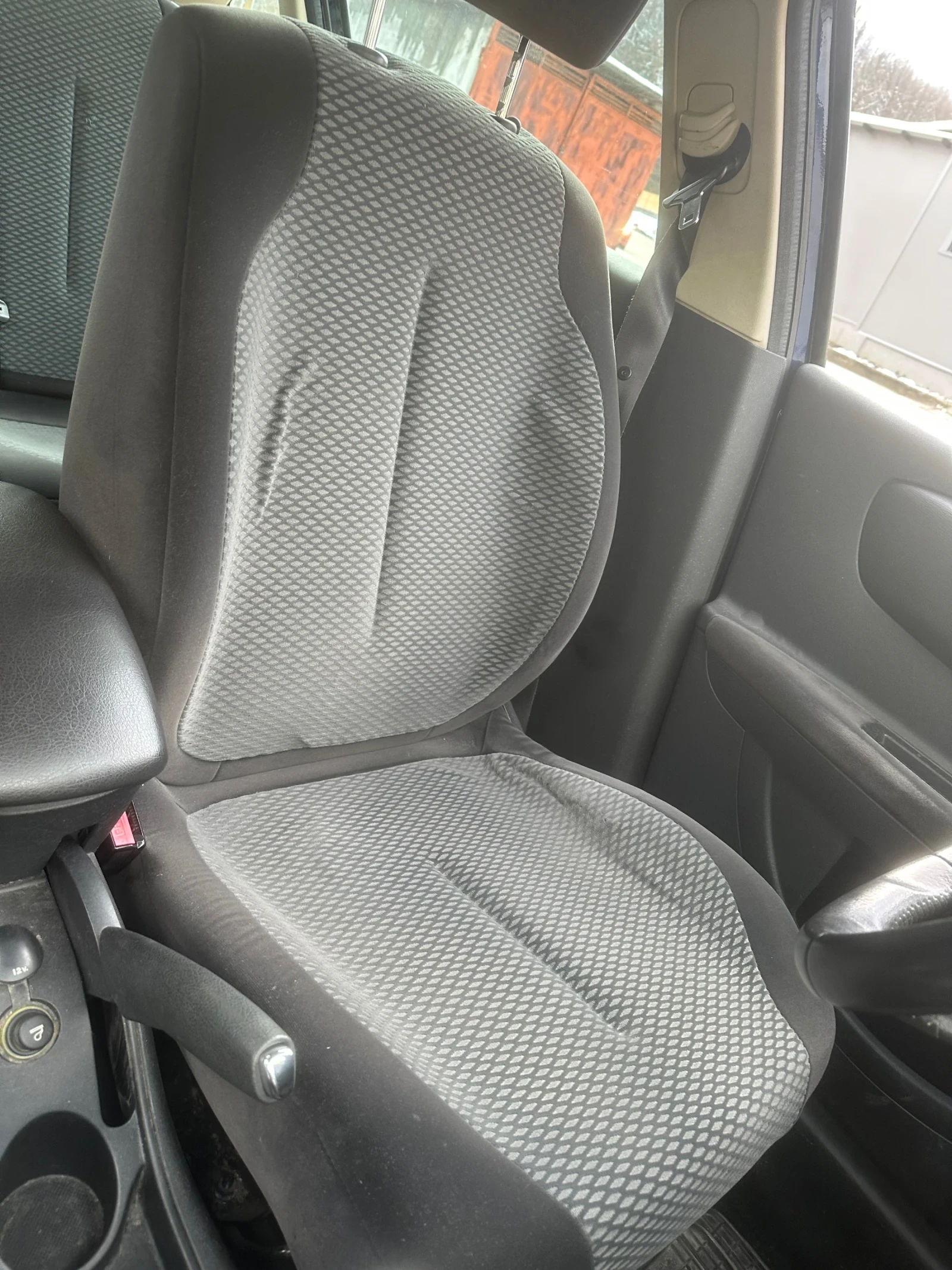 Citroen C4 1.6HDI 109k, снимка 9 - Автомобили и джипове - 55014602