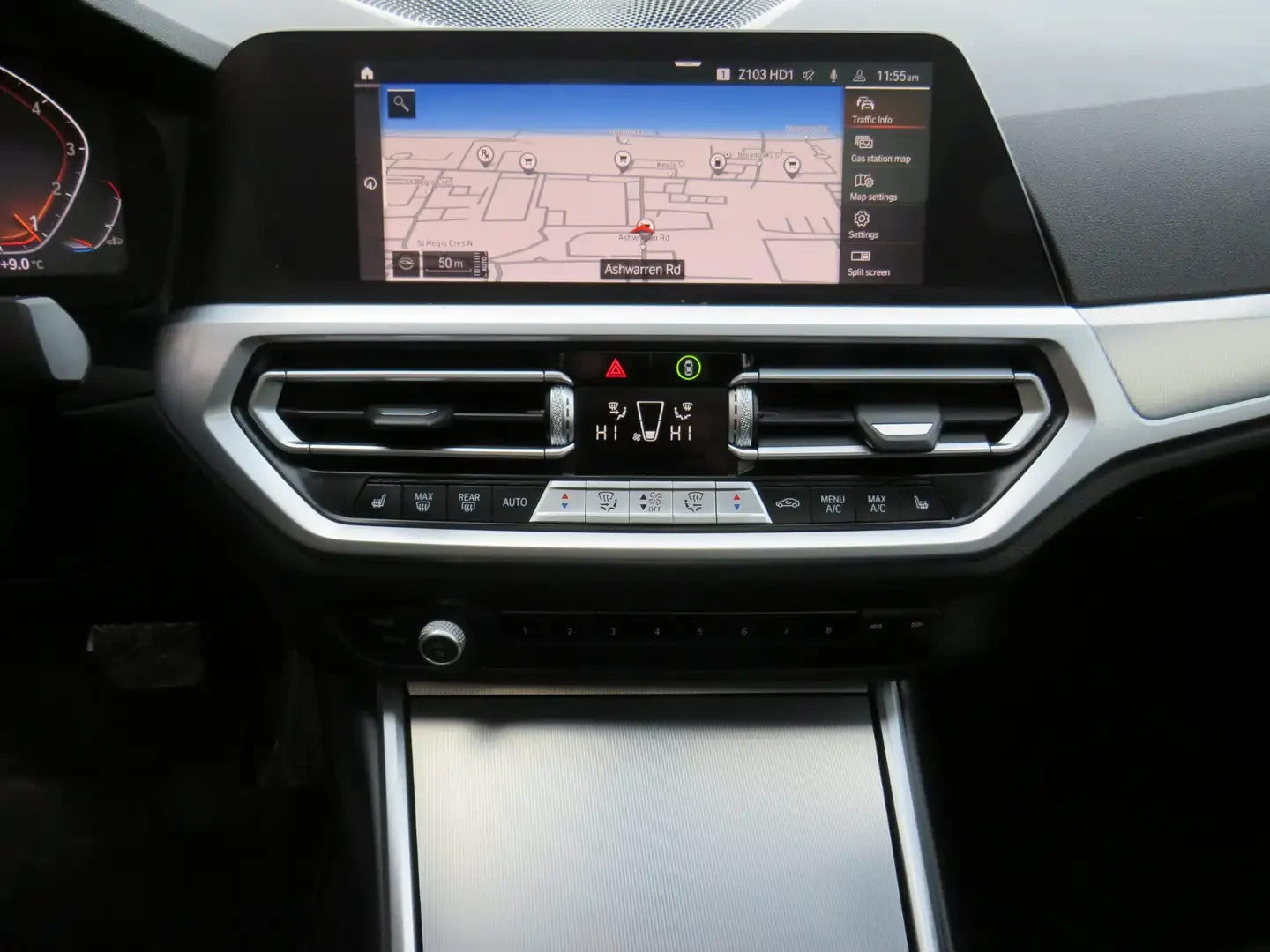 BMW 330 Xi* M-Pack* B48* Distronic* Digital, снимка 10 - Автомобили и джипове - 55220088